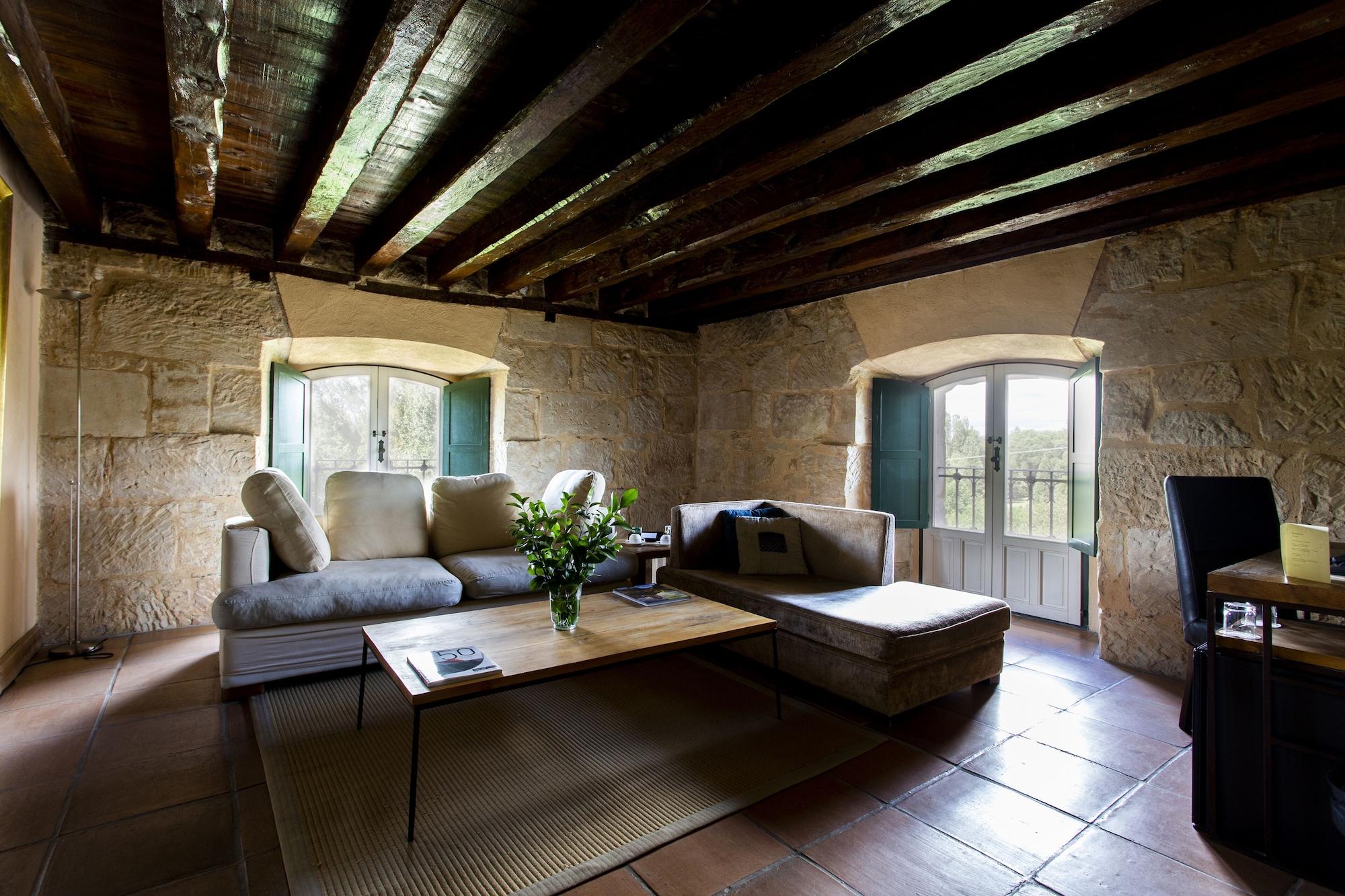 Hacienda Zorita Wine Hotel & Spa Вальвердон Экстерьер фото The interior of the tower