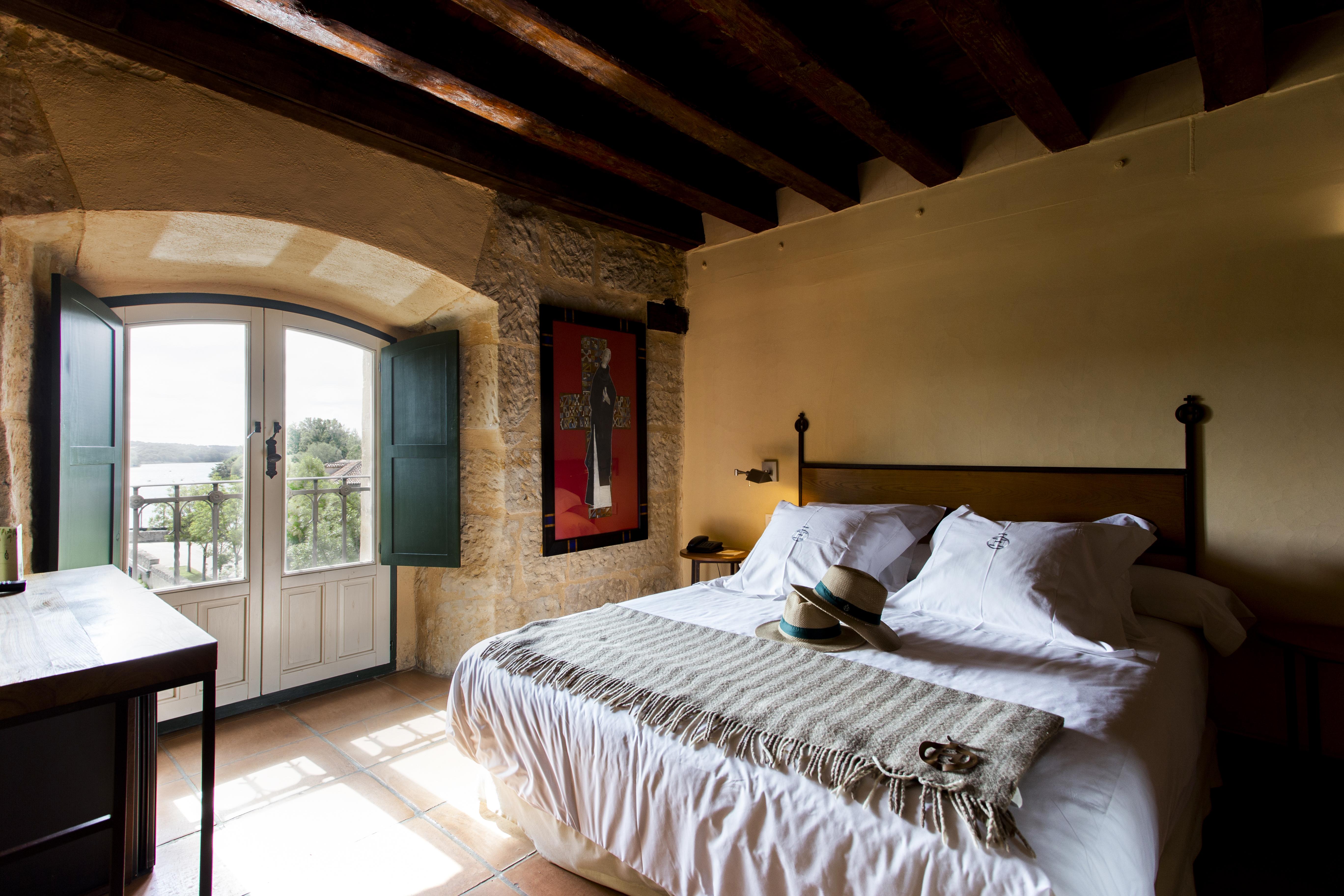 Hacienda Zorita Wine Hotel & Spa Вальвердон Экстерьер фото A bedroom at the hotel