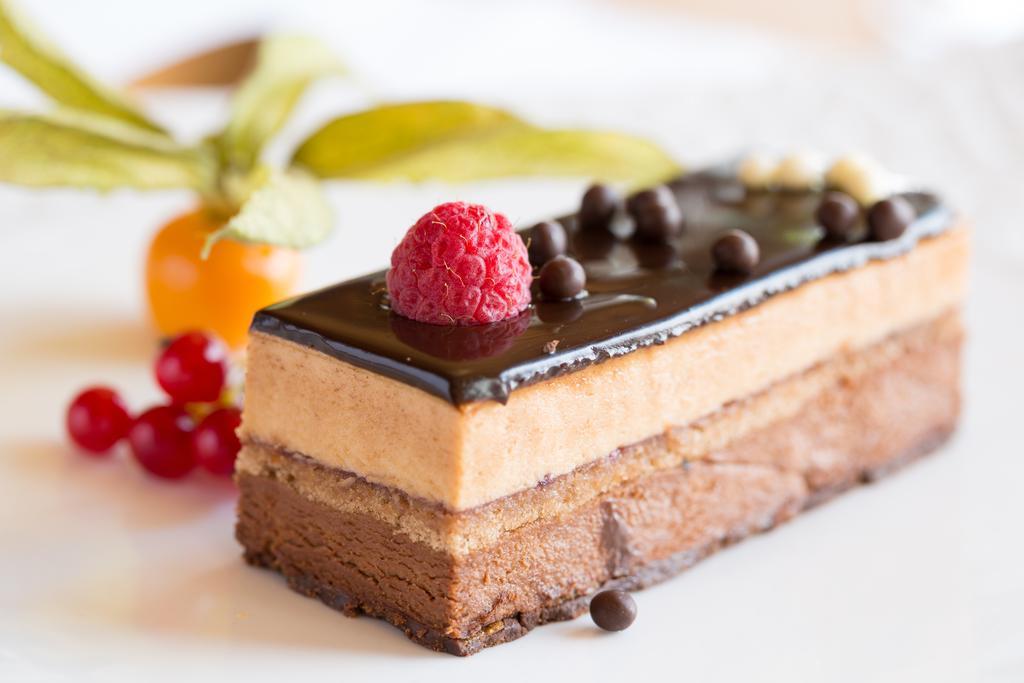 Hacienda Zorita Wine Hotel & Spa Вальвердон Экстерьер фото A chocolate parfait